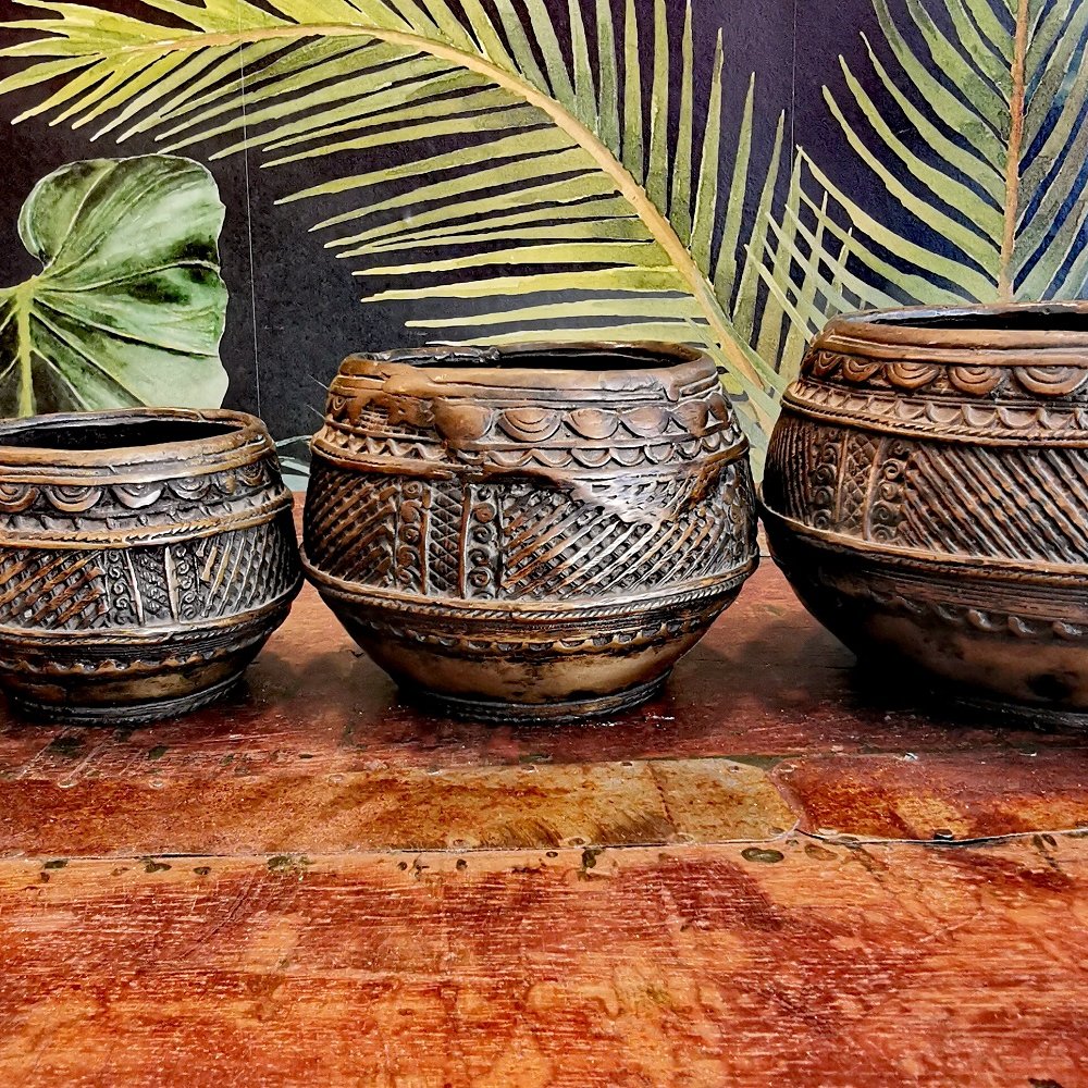 Série de Bols a mesurer le riz Dhokra, alignée © Terre de Nuances