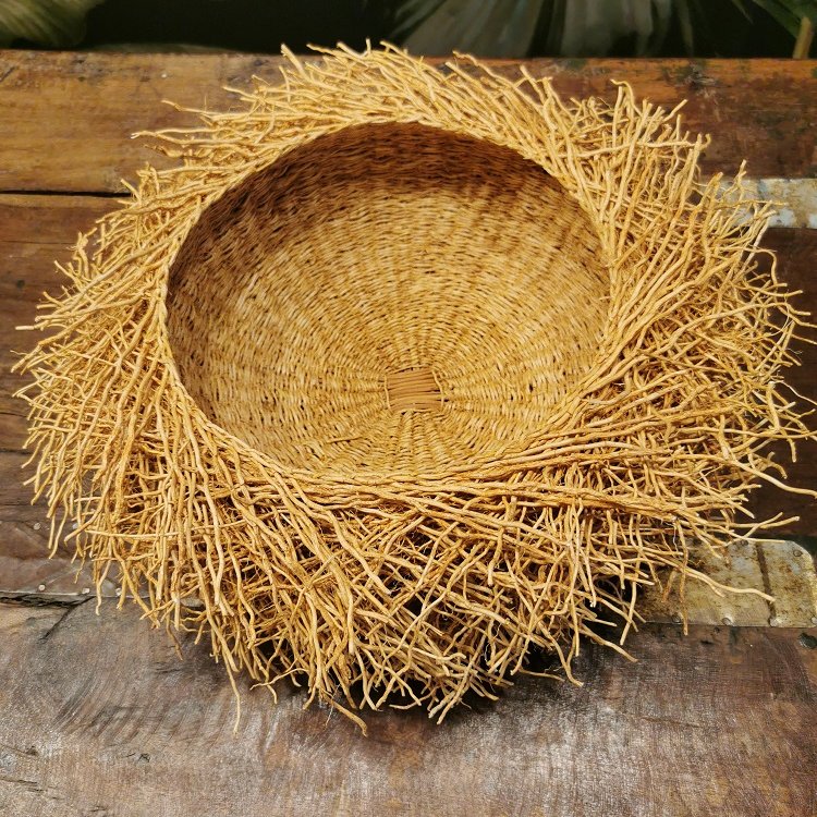Nid en racines de Vétiver de taille moyenne de Madagascar, vue de l'intérieur © Terre de Nuances